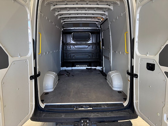 Volkswagen Crafter 35 8 of 23
