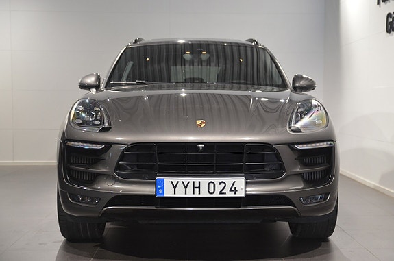 Porsche Macan GTS 4 of 5