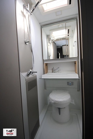 Adria Alpina 663 UK 13 of 14