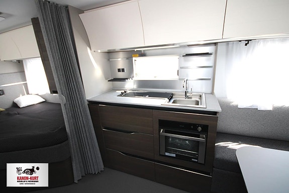 Adria Alpina 663 UK 9 of 14