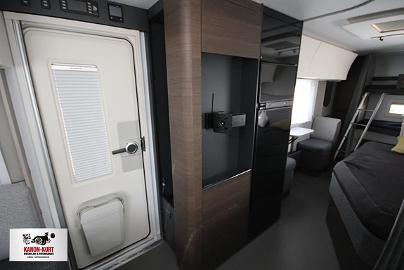 Adria Alpina 663 UK 11 of 14