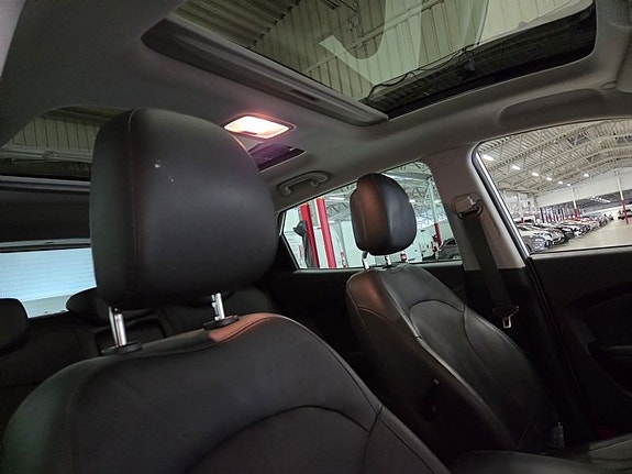 Hyundai ix35 4 of 10
