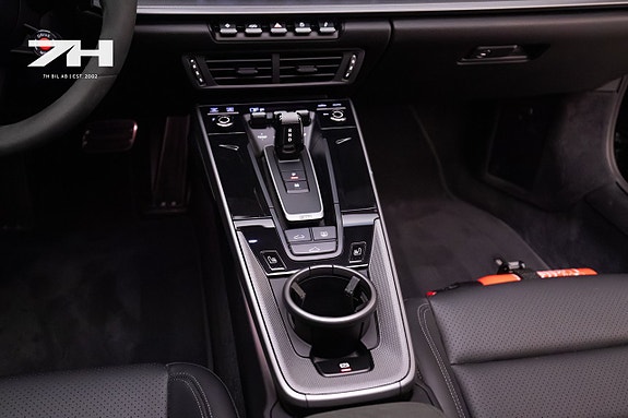 Porsche 911 17 of 30
