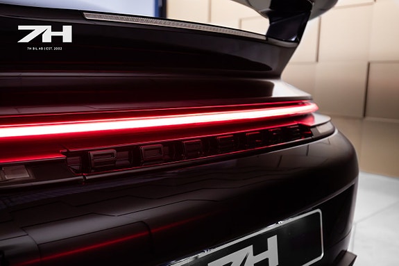 Porsche 911 28 of 30