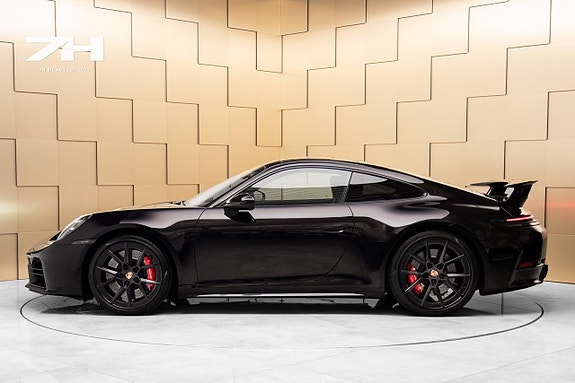Porsche 911 2 of 5