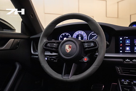 Porsche 911 12 of 30