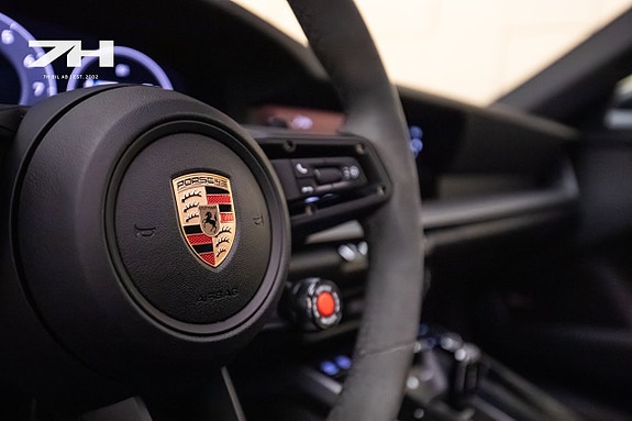 Porsche 911 10 of 30