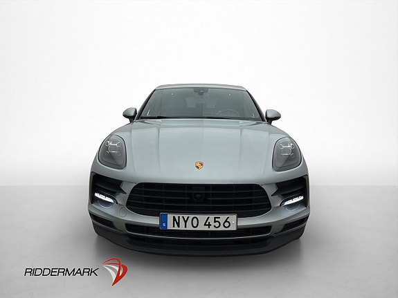 Porsche Macan 2 of 5