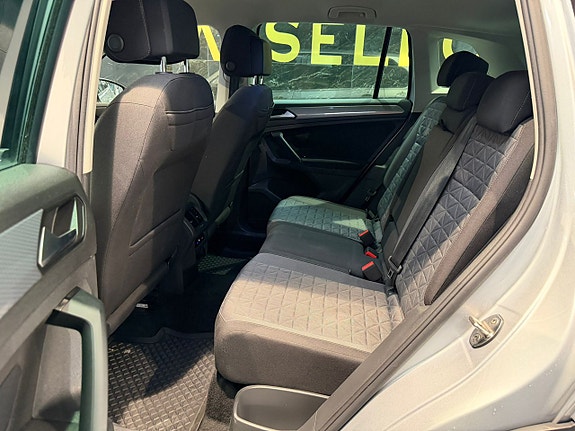 Volkswagen Tiguan 19 of 29