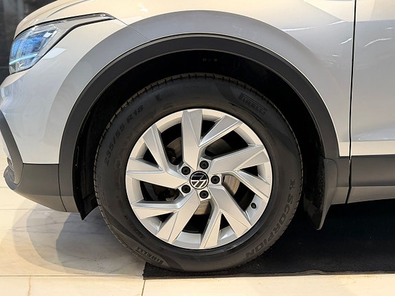 Volkswagen Tiguan 24 of 29