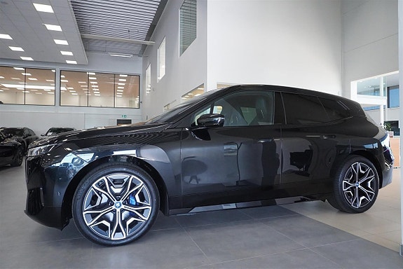 BMW iX 3 of 12