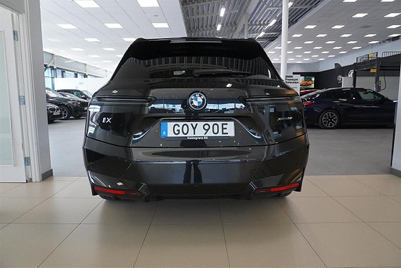 BMW iX 4 of 12