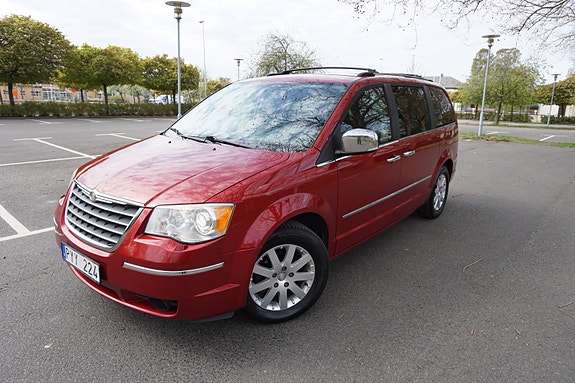 Chrysler Grand Voyager 2 of 5