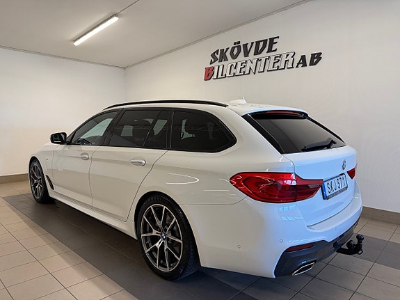 BMW 520d 3 of 5