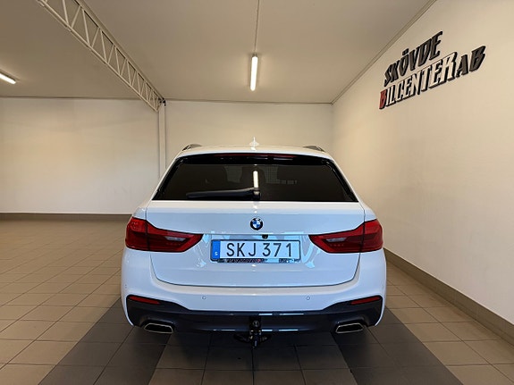 BMW 520d 4 of 5