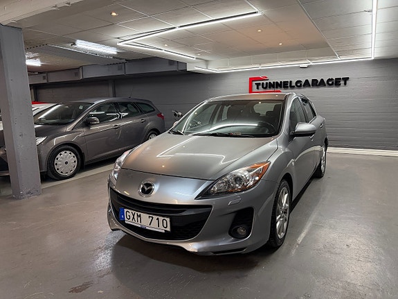Mazda 3 4 of 5