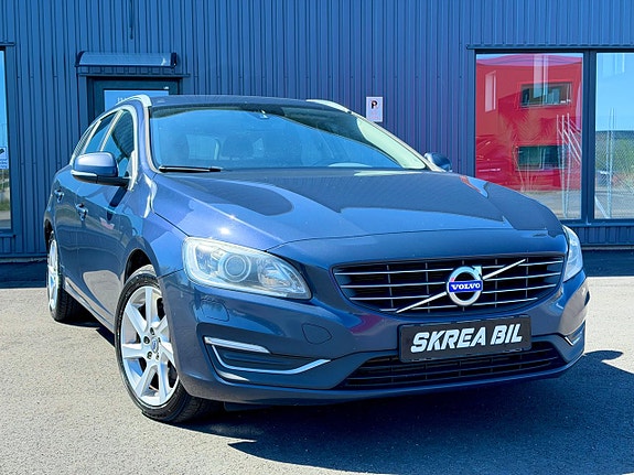 Volvo V60 2 of 5