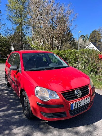 Volkswagen Polo 2 of 5