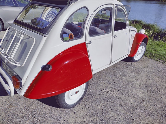 Citroen 2CV 3 of 6