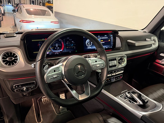 Mercedes-Benz G55 13 of 24