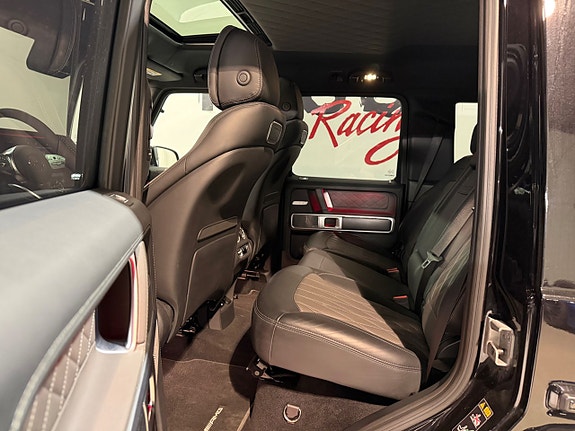 Mercedes-Benz G55 16 of 24