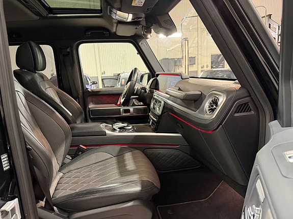 Mercedes-Benz G55 15 of 24