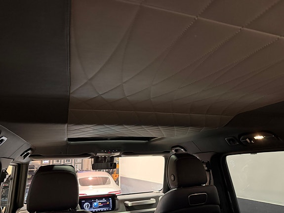 Mercedes-Benz G55 20 of 24