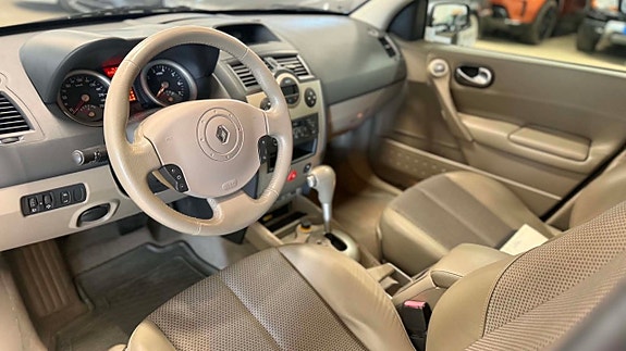 Renault Megane 12 of 17