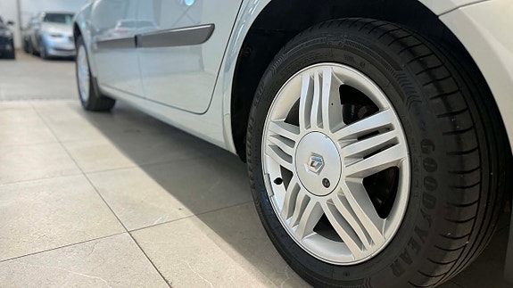 Renault Megane 10 of 17