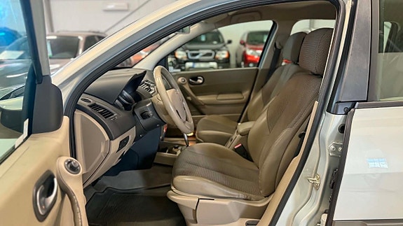 Renault Megane 11 of 17