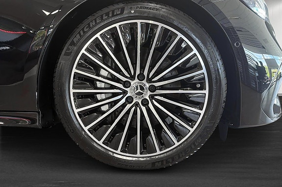 Mercedes-Benz E300 de 12 of 14