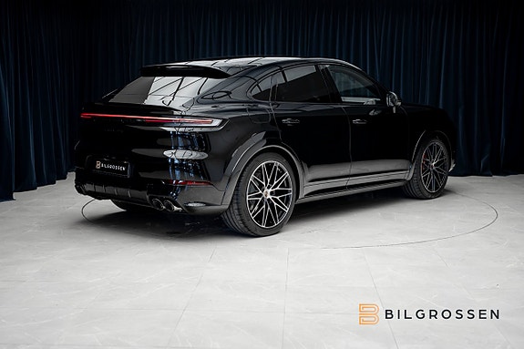 Porsche Cayenne 5 of 5