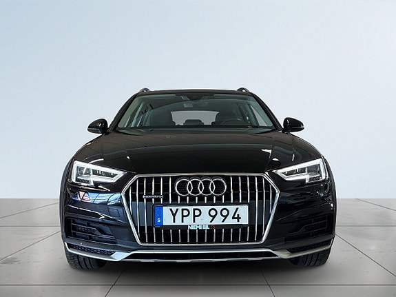 Audi A4 allroad 2 of 5
