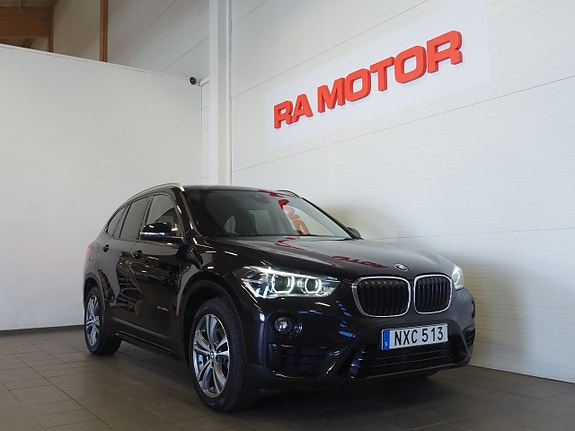 BMW X1 3 of 5