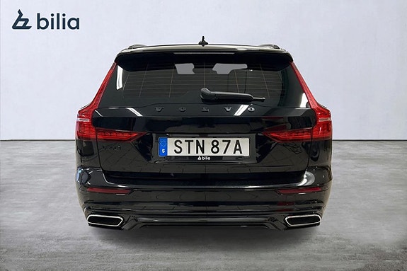 Volvo V60 4 of 5