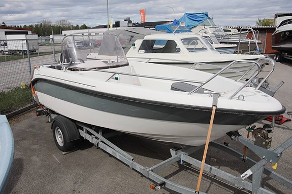 Styrpulpet - AMT 160R med 60 hk Suzuki