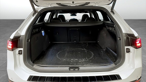 Volkswagen Passat 14 of 16