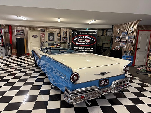 Ford Fairlane