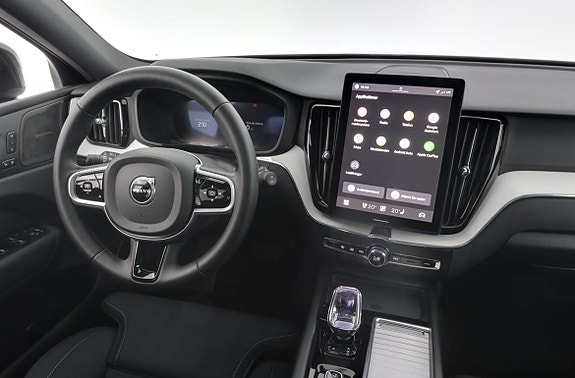 Volvo XC60 8 of 17