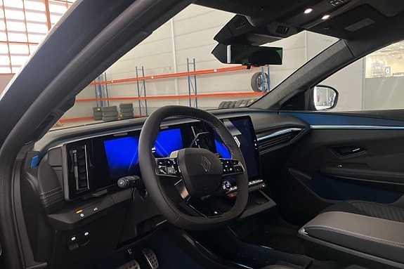 Renault Scenic E-Tech 5 of 5