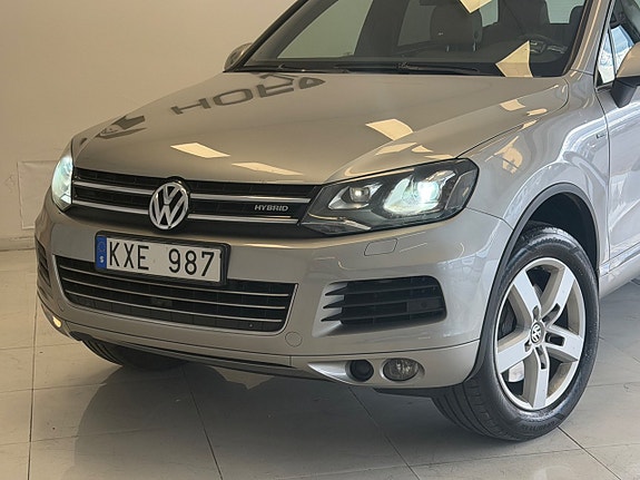 Volkswagen Touareg 3 of 23