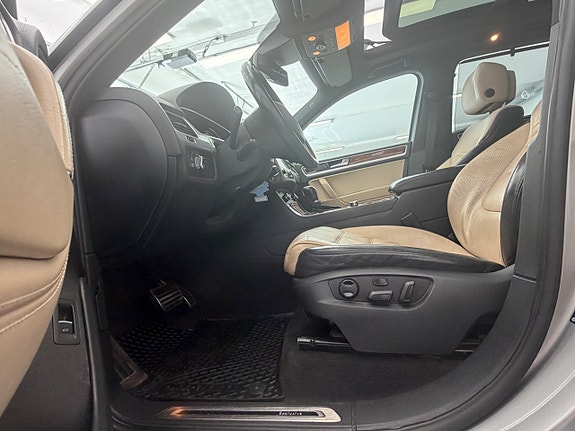 Volkswagen Touareg 16 of 23