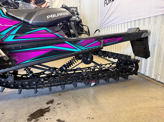 Polaris PRO RMK 800 36" Framvagn/ Skinz Bågar / NY matta 750:-/ Mån Frakt -17 8 of 12