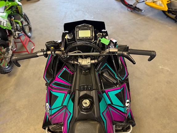 Polaris PRO RMK 800 36" Framvagn/ Skinz Bågar / NY matta 750:-/ Mån Frakt -17 10 of 12
