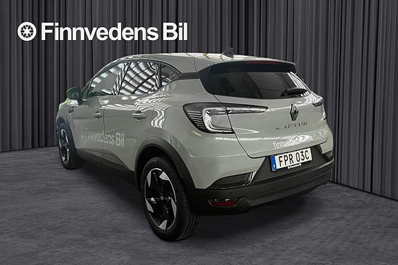 Renault Captur 3 of 16