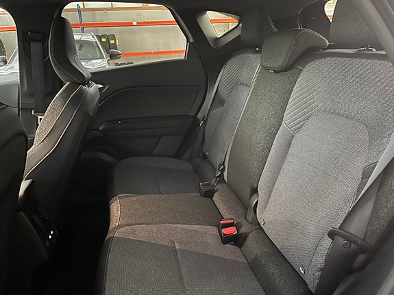 Renault Captur 8 of 16