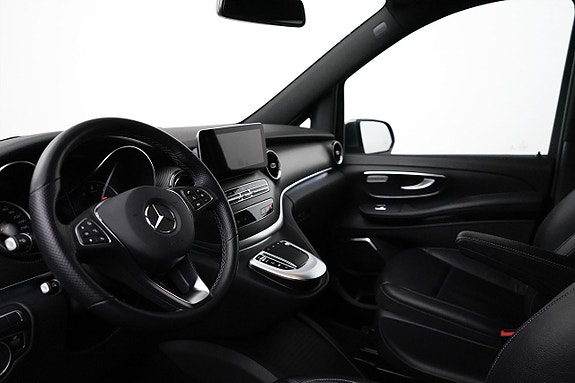 Mercedes-Benz V300 5 of 5