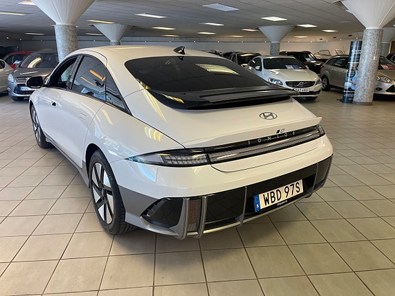 Hyundai Ioniq 6 4 of 8