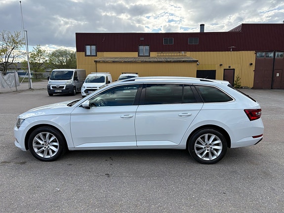 Skoda Superb 2 of 5
