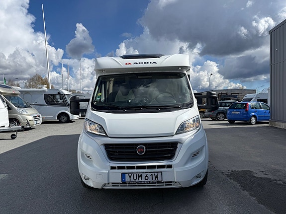 Adria Coral 670 SL 2 of 17